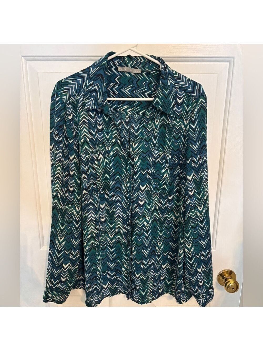 Valerie Stevens Blue Green Chevron Zigzag Button Down Blouse Shirt Long Sleeve